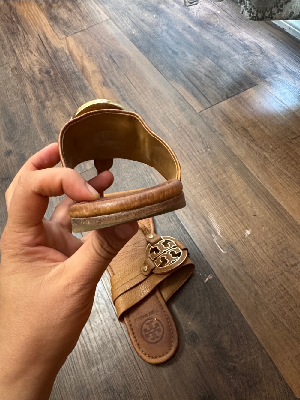 Tory Burch Tan Leather Logo Thong Sandals - Picture 12 of 16